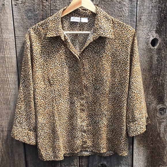 Vintage Tops - VTG Leopard Print 3/4 Sleeve Blouse